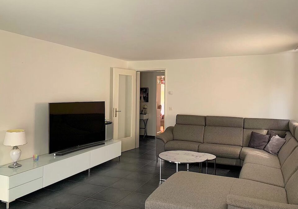 Moderne, schöne Eigentumswohnung mit viel Sonne und Top Standort in 4123 Allschwil