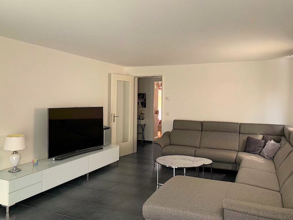 Moderne, schöne Eigentumswohnung mit viel Sonne und Top Standort in 4123 Allschwil